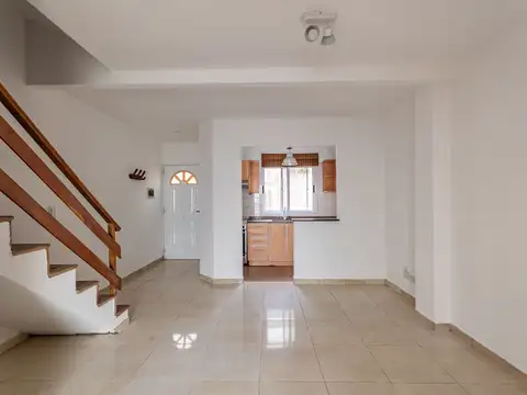 Depto Tipo Casa en Venta con 1 cocheras