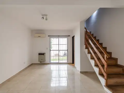 Depto Tipo Casa 4 ambientes con 1 baño