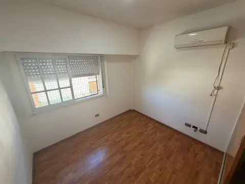 TRIPLEX 4 AMB CON PATIO, PARRILLA Y COCHERA