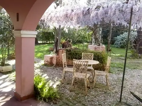 Casa 4 ambientes con 5 baños