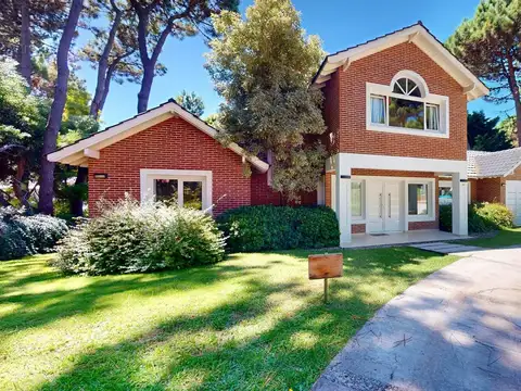 Casa 5 dormitorios con Pileta - Zona Pinamar Norte