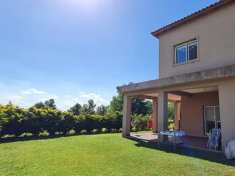 Casa 3 dormitorios en La Carolina Golf & Country