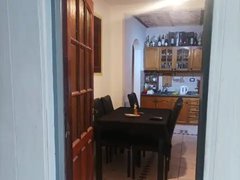 Casa 2 ambientes con 2 baños