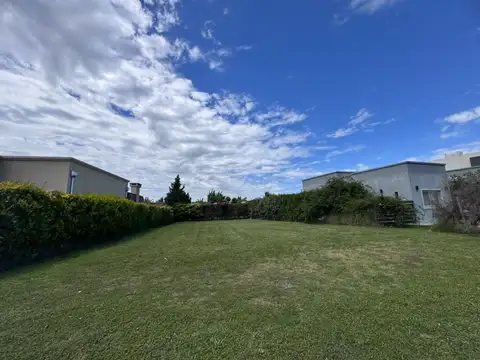 San Eduardo Lote 100