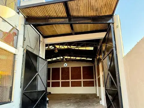 Galpón con oficinas y vivienda