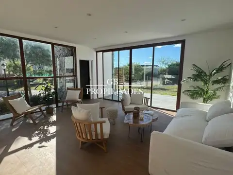 Casa en Venta en Santa Elena, USD 198.000