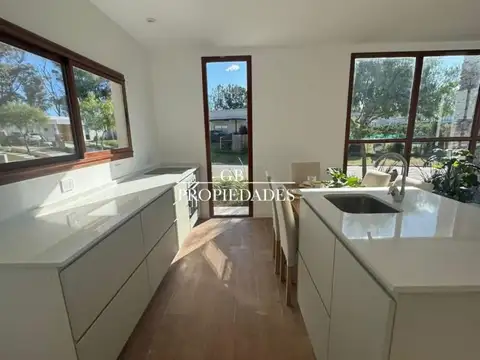 Venta de Casa en Santa Elena, Pilar del Este