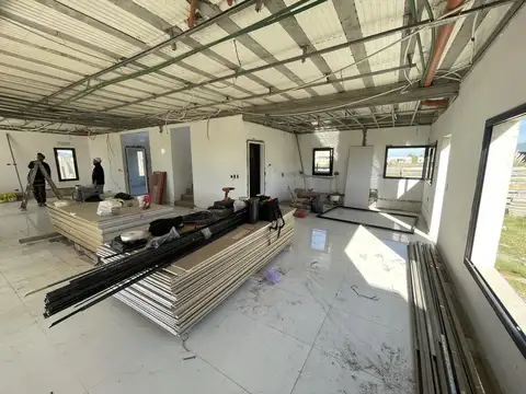 Casa 5 ambientes con 3 baños