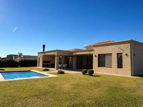 Casa en San Nicolas De Los Arroyos