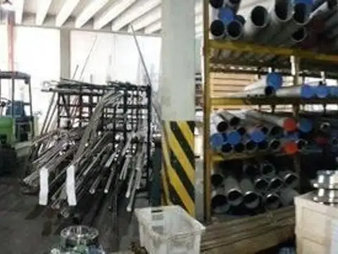 Oficina en Venta con 5 cocheras