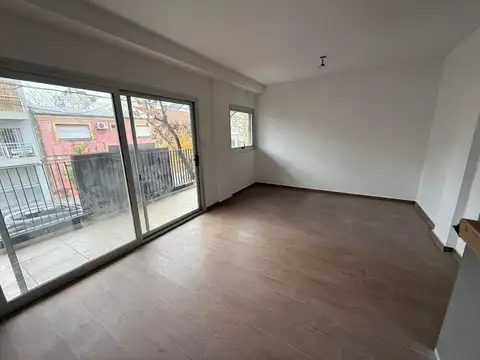 Departamento en Venta en Parque Chacabuco, USD 125.000