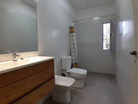 Casa 3 ambientes con 2 baños