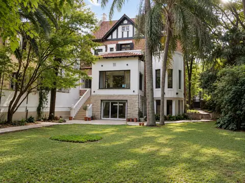 VENTA Casa - Barrio Vicente López - 650m2 - 4 cocheras - Terreno 1000 m2