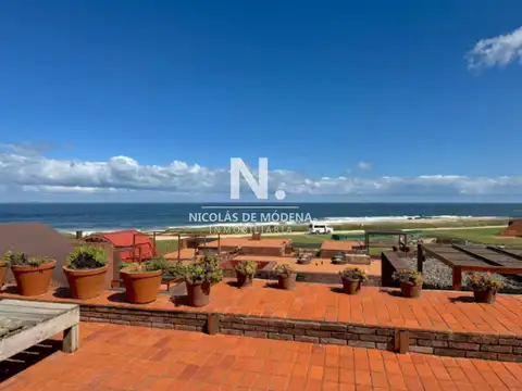 Alquila y vende apartamento de 3 dormitorios, terraza con parrillero propio en Manantiales.