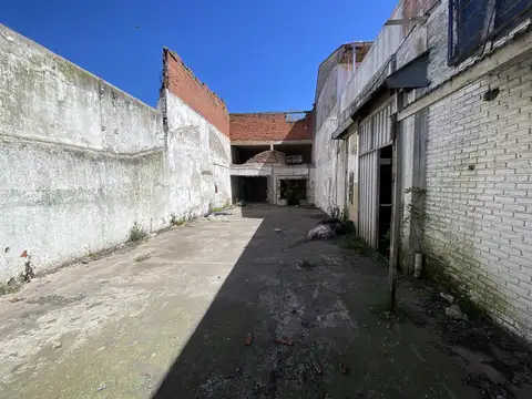 Galpon en Alquiler 28  mts Frente