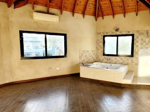 Casa 7 ambientes con 4 baños