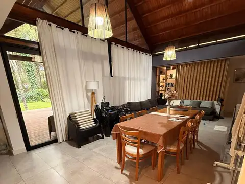 Casa 7 ambientes con 4 baños