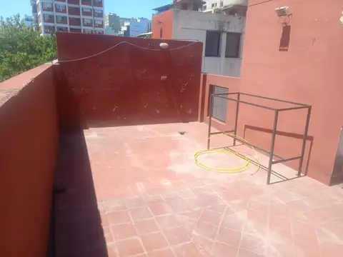 Depto Tipo Casa en Alquiler de 3 ambientes