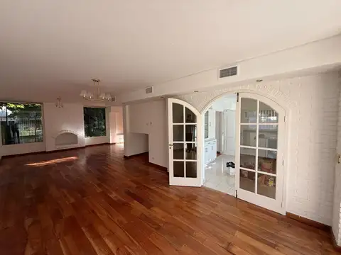 CASA 5 AMBIENTES EN ALQUILER AMOBLADO EN MARTINEZ