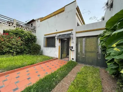 Casa 5 ambientes con 2 baños