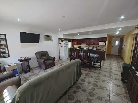 Castañon - Ex Luján al 4600