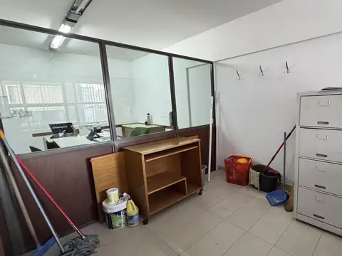 Pasaje Araya 600 - Oficina en Venta con Cochera, Zona Centro