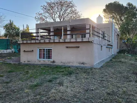 CASA EN PLAYAS DE ORO CON VISTAS A LAS SIERRAS