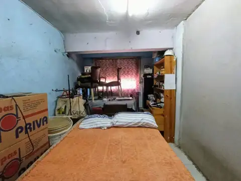 VENTA CASA 4 AMBIENTES V. CELINA CERCA MDO CENTRAL