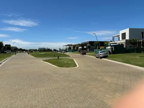 LOTE RIBERAS PUERTOS DEL LAGO
