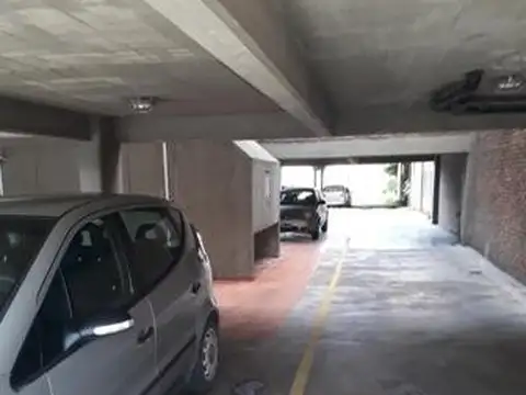 EXCELENTE DPTO EN VENTA, MUY AMPLIO, PLENO BARRIO LA LOMA.