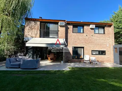 Casa en Venta con 5 cocheras