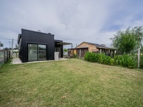 Casa 3 ambientes con 2 baños