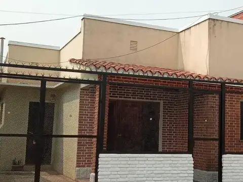 Casa 3 ambientes con 2 baños