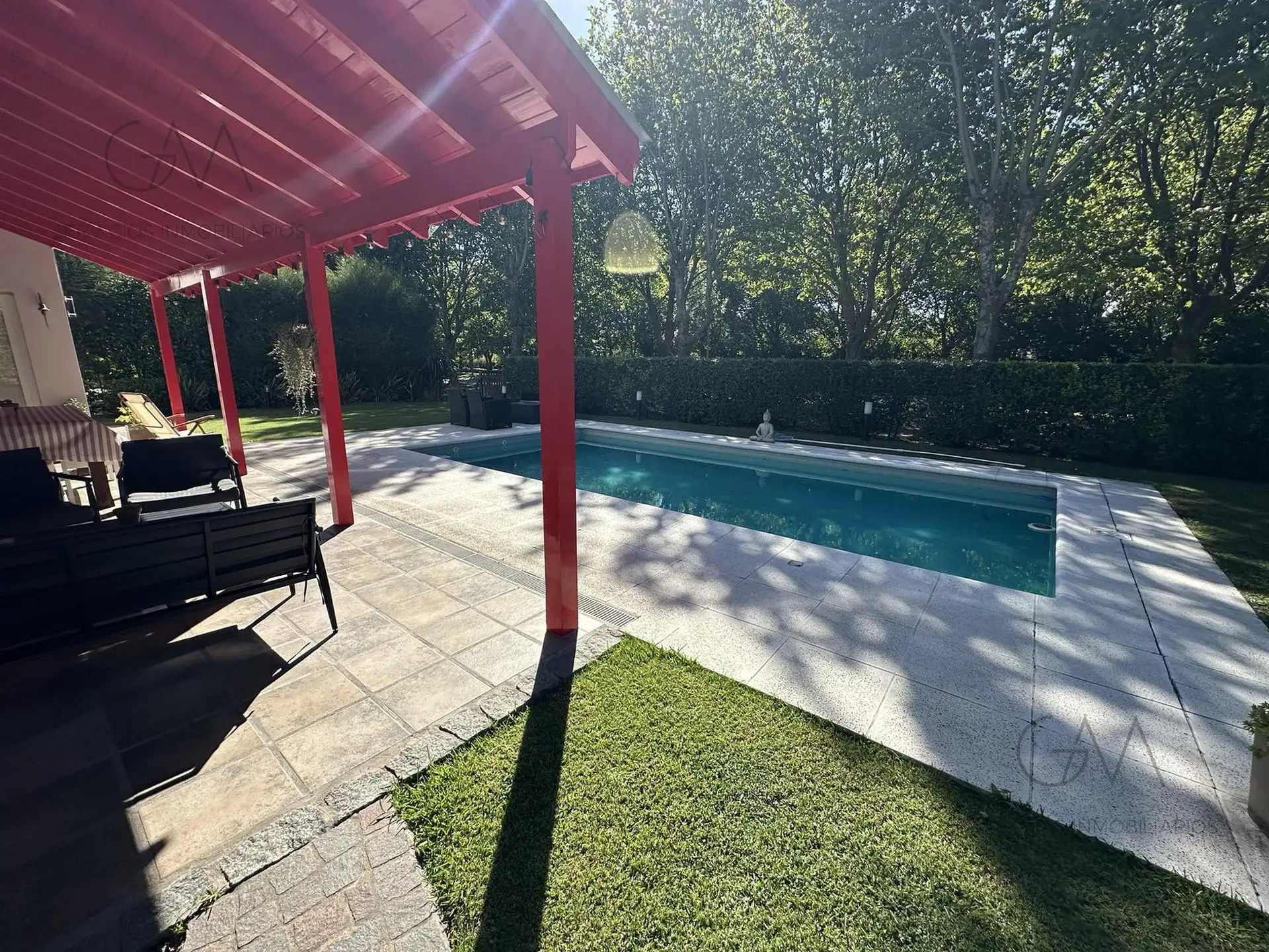 Casa moderna 5 amb, 215m² en Rumencó con piscina y quincho