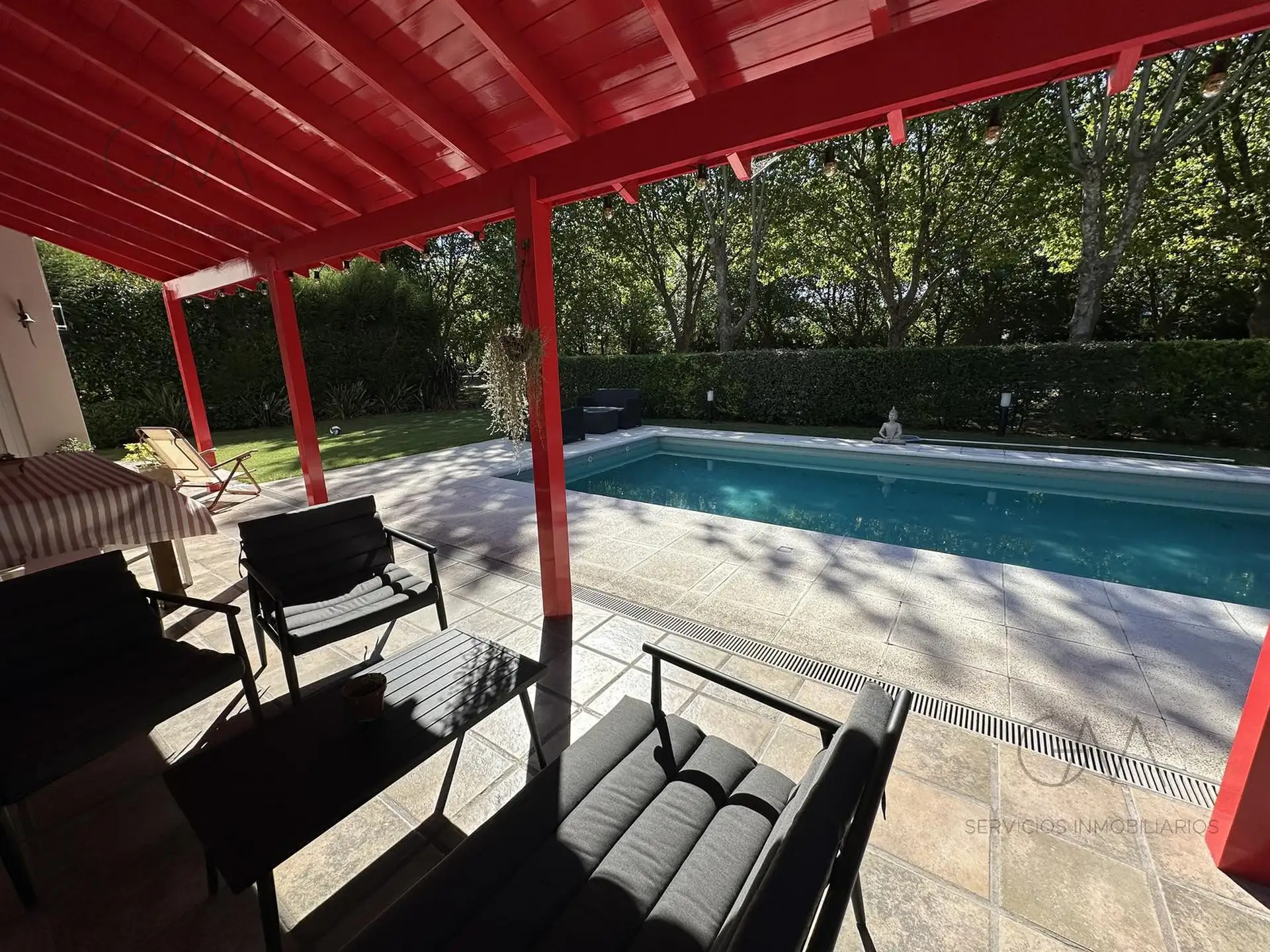 Casa moderna 5 amb, 215m² en Rumencó con piscina y quincho