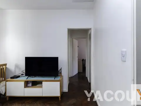 Avenida Hipólito Yrigoyen e/ Catamarca y La Rioja