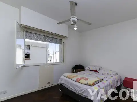 Avenida Hipólito Yrigoyen e/ Catamarca y La Rioja