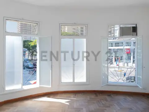 Venta de Oficina 5 ambientes en Vicente López - Esquina Av. Maipú e Hipólito Yrigoyen