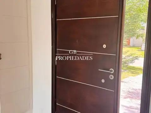 Casa en Venta en Pilar del Este - Santa Guadalupe, USD 225.000