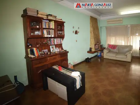 Casa 5 ambientes con 2 baños