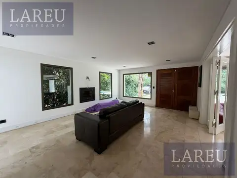 Casa 6 ambientes con 3 baños