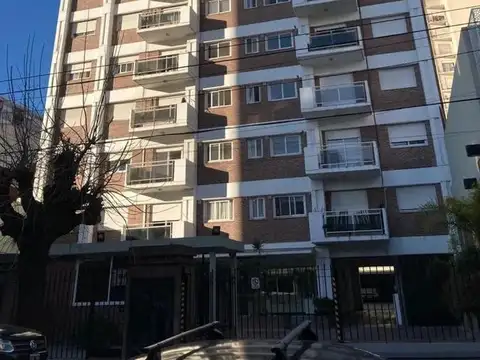 Departamento 3 ambientes con cochera en venta en Quilmes