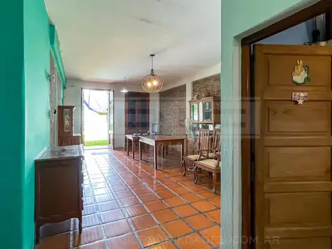 Intendente Becco al 1000 entre Liniers y Ohiggins