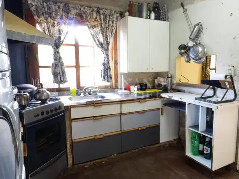 Casa 5 ambientes con 2 baños