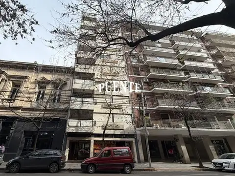 Departamento Lateral entre Larrea y Azcuenaga