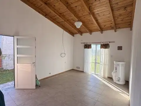 Casa en Alquiler en Punta Chacra, $ 700.000