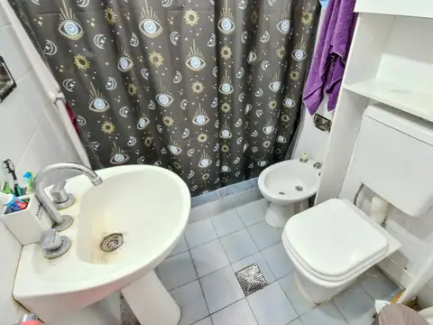 Depto Tipo Casa 6 ambientes con 2 baños