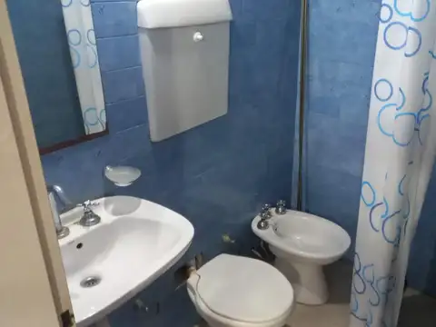 Departamento en Alquiler en Villa Gobernador Udaondo, $ 360.000