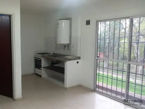 Del Lazo 4300, Piso 1°