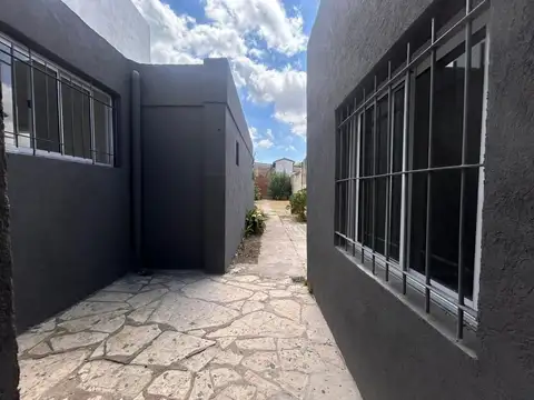 Casa para dos familias refaccionada R.de Escalada